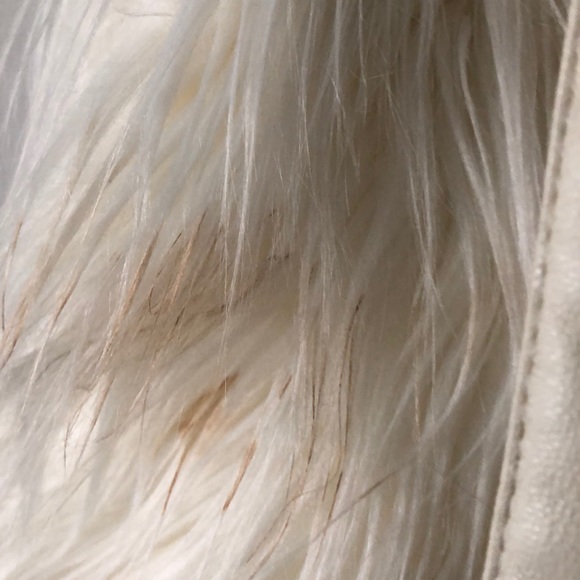 I.NC. Creamy white faux fur vest with silky belt - Picture 5 of 7